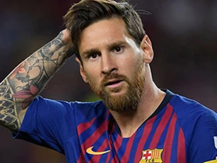 Leo Messi bị chỉ trích đi bộ quá nhiều
