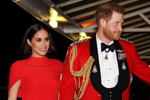 Meghan Markle tỏa sáng như "nữ hoàng" trong sự kiện mới nhất nhưng gương mặt buồn bã của Hoàng tử Harry mới đáng chú ý