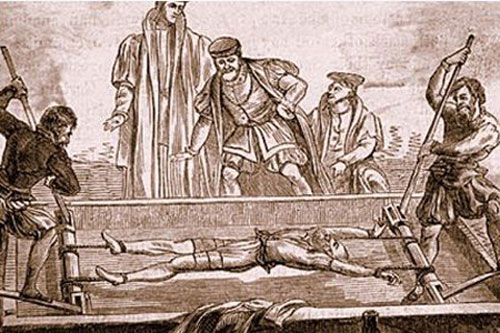 Sự thực về “tòa án” man rợ nhất lịch sử nhân loại