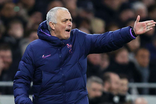 HLV Mourinho gay gắt chỉ trích bản hợp đồng kỷ lục của Tottenham