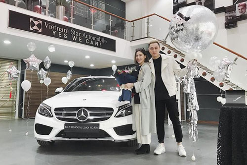 Cuộc sống giàu có, tậu xe sang, nhà tiền tỷ của diễn viên Kiên Hoàng và vợ hot girl