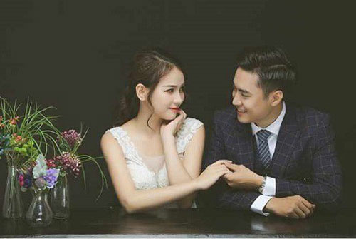 Em gái dẫn một cô bạn về chơi, tôi đã thích ngay từ cái nhìn đầu tiên nhưng khi vô tình nghe cuộc đối thoại của hai người tôi sợ rùng cả mình