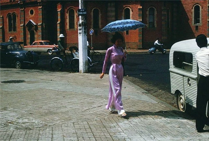 Nao lòng trước tà áo dài của phụ nữ Sài Gòn xưa - 13