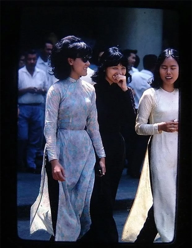 Nao lòng trước tà áo dài của phụ nữ Sài Gòn xưa - 6