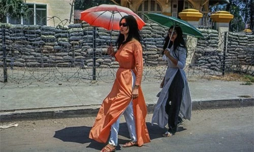 Nao lòng trước tà áo dài của phụ nữ Sài Gòn xưa - 7