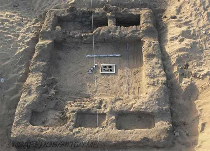  Các ngôi mộ và dấu tích của một thành phố cổ đã được phát hiện gần Abydos. (Ảnh: Bộ Cổ vật Ai Cập)