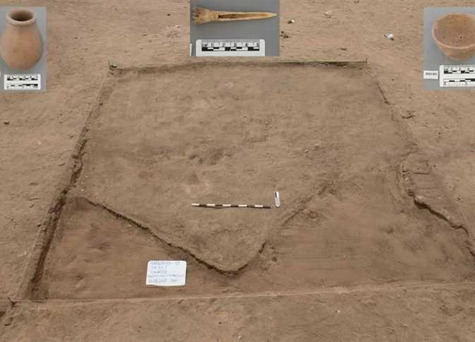 Đồ gốm và các công cụ cũng được tìm thấy tại điểm khai quật. (Ảnh: Bộ Cổ vật Ai Cập)