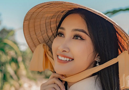 Đoàn Hồng Trang chính thức được cấp phép thi Miss Eco International 2020