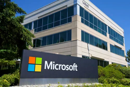 Microsoft cũng cho nhân viên làm việc tại nhà.