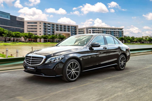 Mercedes-Benz C 200 Exclusive 2020 giá 1,729 tỷ đồng tại Việt Nam có gì đặc biệt?