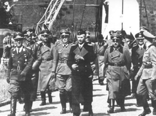 Khám phá hộp sọ người ngoài hành tinh và chiếc cặp bí ẩn