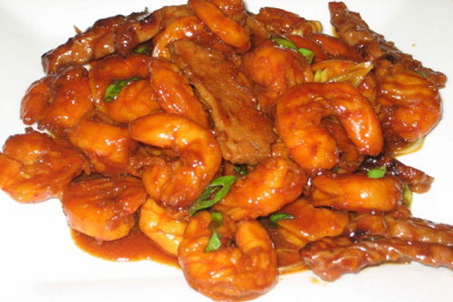 Tôm kho tộ đậm đà đưa cơm cả nhà đành bay nồi cơm