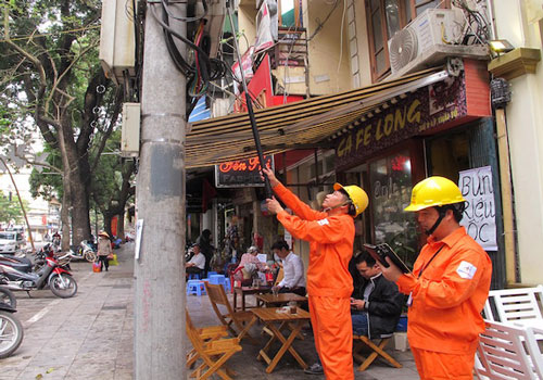 Bao lâu nên điều chỉnh giá điện một lần?