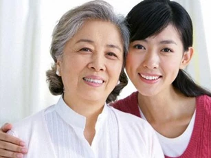 Bất ngờ nhận được món quà của mẹ chồng vào ngày 8/3, đọc nội dung ghi trong tấm thiệp tôi nghẹn ngào khóc không thành tiếng