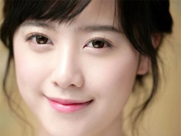 5 nét phúc tướng của phụ nữ mang lại may mắn, tài lộc vô biên cho chồng con - Ảnh 2 Những phụ nữ có xương gò má thẳng và không nhô cao thường là chỗ dựa tài chính vững chắc cho cả gia đình