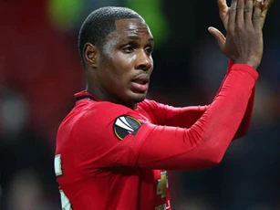 Ighalo: 'Tôi từng nhịn ăn trưa để dành tiền xem MU thi đấu'