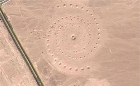 Giải mã dấu hiệu bí ẩn trên sa mạc Ai Cập - 3