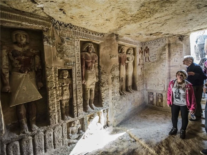 Hé lộ cuộc sống xa hoa bên trong ngôi mộ cổ 4.400 năm tuổi ở Ai Cập - 2