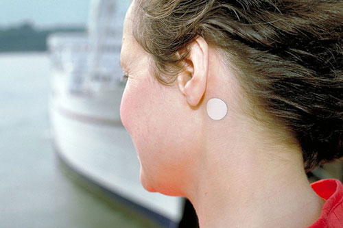 Sai lầm chết người khi dùng miếng dán chống say tàu xe cần bỏ gấp kẻo hôn mê, ngưng thở mà chẳng ngờ