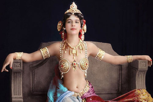 Cuộc đời đầy bi kịch của vũ nữ thoát y làm điệp viên