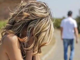 Yêu 3 năm bạn trai vẫn không cưới vì chưa có nhà