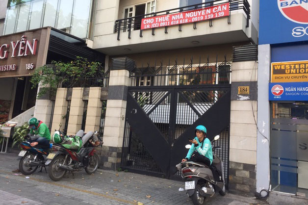 Nhà phố giá vài trăm triệu đồng mỗi m2, lo ế không ai mua thời Covid - 19