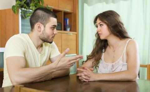 Kiếm ra tiền, nhưng tiêu gì tôi cũng phải xin phép vợ