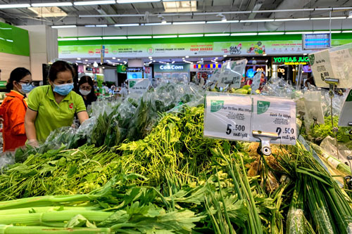 Siêu thị Hà Nội đầy ắp hàng hóa, giá cả ổn định