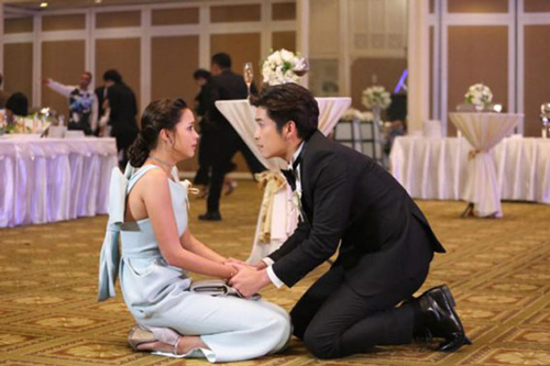 Yếu lòng với sếp tổng, thư ký trẻ ngã vào vòng tay anh nhưng đêm tân hôn thì phát hiện chuyện động trời của chồng mới cưới