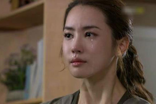 Chồng muốn tôi nghỉ việc nhưng giờ lại nói tôi ăn bám