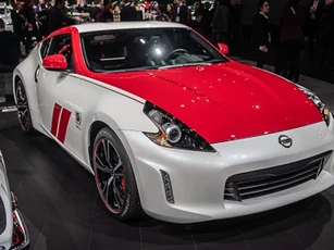 Nissan 370Z 50th Anniversary ra mắt, nội thất sửa đổi, tông màu bắt mắt
