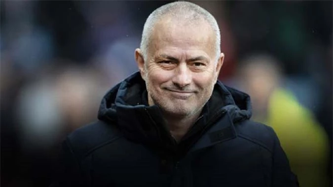 Cái đầu trọc của Mourinho là do lỗi của thợ cắt tóc