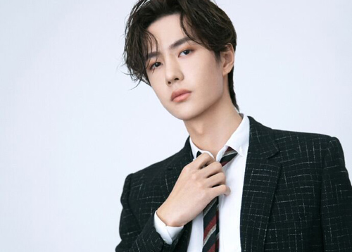 Vương Nhất Bác lại ghi điểm khi cổ vũ nhân viên y tế giữa dịch bệnh corona đầy tình cảm thế này