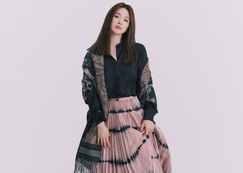 Thần thái đỉnh cao của Song Hye Kyo trên tạp chí Thái Lan