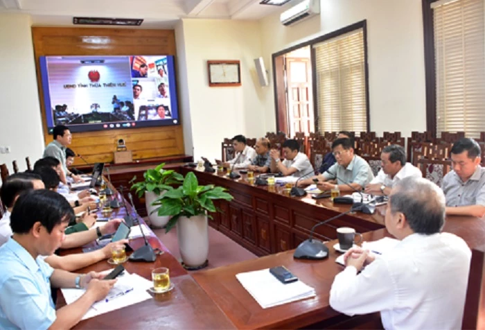 Tỉnh Thừa Thiên Huế họp giao ban trực tuyến với các địa phương để xử lý tình huống và điều hành thực hiện các giải pháp cụ thể nhằm kiểm soát tình hình dịch bệnh