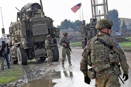 Binh sĩ Mỹ tham gia sứ mệnh tuần tra ở Syria. ảnh: AP