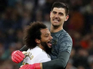 Real khủng hoảng hàng thủ trước đại chiến Man City