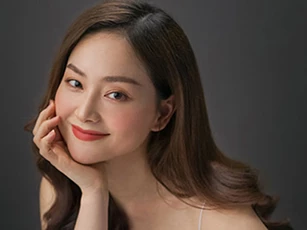 Khó tin Lan Phương đã là 'mẹ bỉm sữa' với loạt ảnh khoe trọn nhan sắc mặn mà