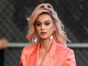 Katy Perry sẵn sàng ra nhạc mới dù mang bầu