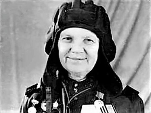 Cải trang thành nam giới để được đi chiến đấu