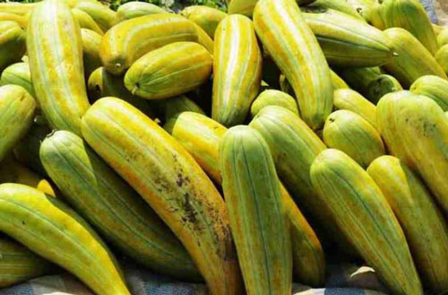 Đặt quả này lên bàn thờ, thần linh trách phạt, đang giàu hóa nghèo: Nhiều người Việt Nam vi phạm