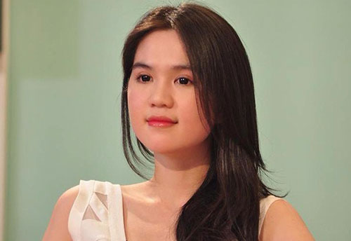 Phản ứng của Ngọc Trinh khi bị hỏi chuyện sinh con