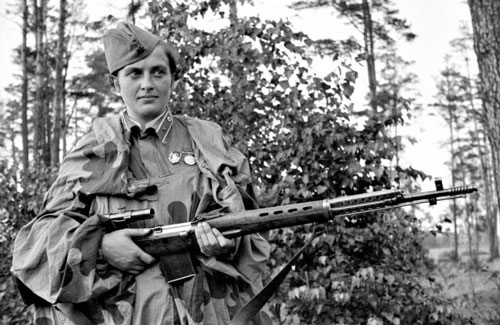 Quân Đức khiếp sợ nhất những nữ Hồng quân nào?