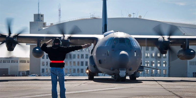 Máy bay tấn công mặt đất AC-130J Ghostriders được Mỹ điều đến Afghanistan thay thế những chiếc Spooky II hồi giữa năm 2019. Tại đây, AC-130J Ghostriders trực tiếp tham chiến và hỗ trợ nhiệm vụ chiến đấu cho lực lượng đặc biệt đượ Mỹ triển khai tại quốc gia Nam Á này. Nhưng theo thoả thuận Mỹ vừa ký với Taliban, lực lượng Mỹ và trang bị phải rút khỏi Afghanistan.