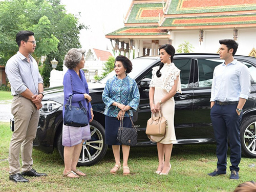 Bị đàm tiếu có con dâu là mẹ đơn thân, mẹ chồng cười lớn: Tậu trâu được ghé, nhà tôi có phúc quá còn gì!