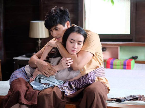 Chồng ra tự hào khoe chiều vợ thương con, khi biết lọ thuốc vợ vẫn mang bên người mới run rẩy nhận ra sự thật bất lâu