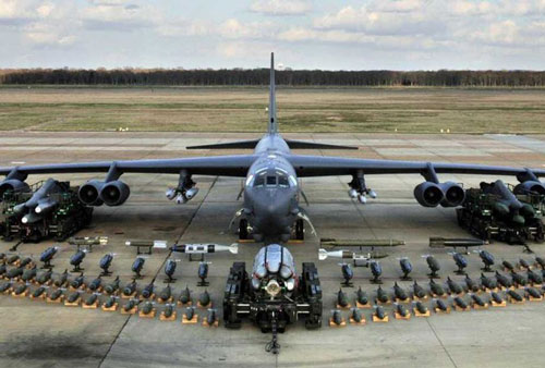 Không quân Mỹ chọn 'pháo đài bay' B-52 là oanh tạc cơ tương lai