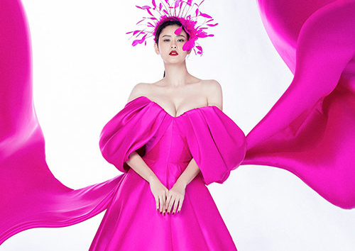 Trương Quỳnh Anh khoe vai trần