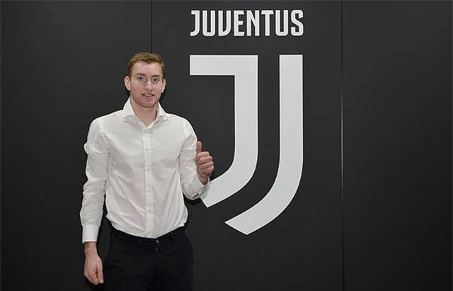 Kulusevski trong ngày ra mắt Juventus