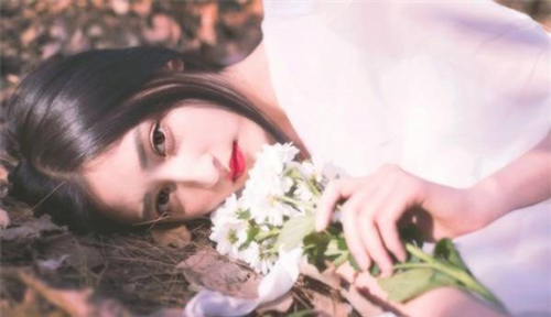 Đàn bà khôn nên nhớ: 3 không hỏi, 5 không nói, 6 cần giữ mới có thể yên ấm trọn đời